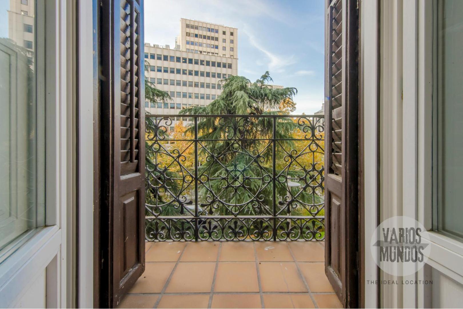 Vistas Panoramicas Para 5 En Duque De Osuna 8 Madrid Exterior photo